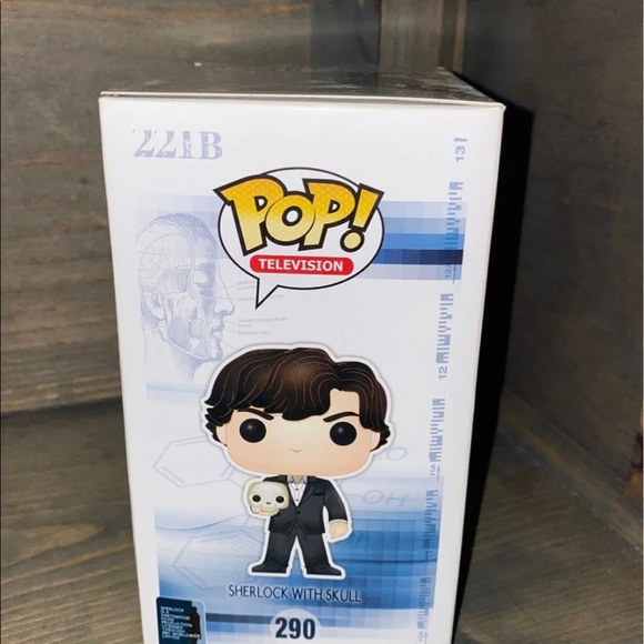 Funko pop Sherlock with skull #290. - Picture 4 of 8